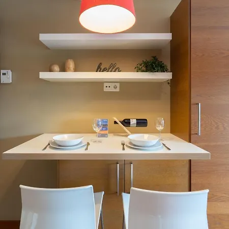 Host Wise - Bright Fresh Flat With Garage - Marques *