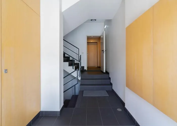 Host Wise - Bright Fresh Flat With Garage - Marques Apartment