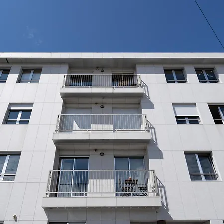 Host Wise - Bright Fresh Flat With Garage - Marques *