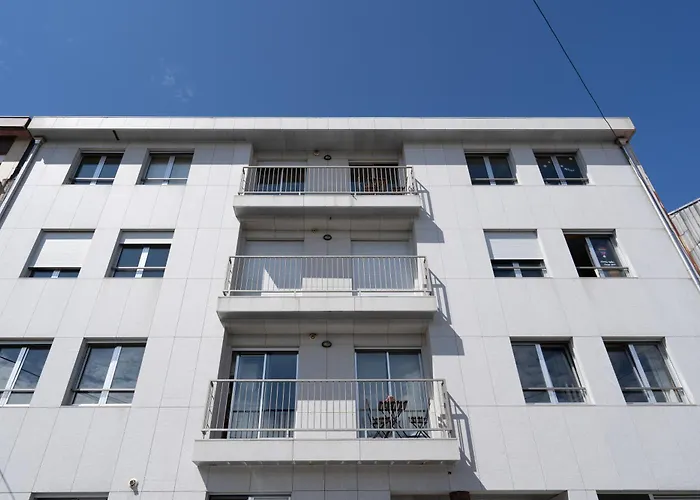 Host Wise - Bright Fresh Flat With Garage - Marques *